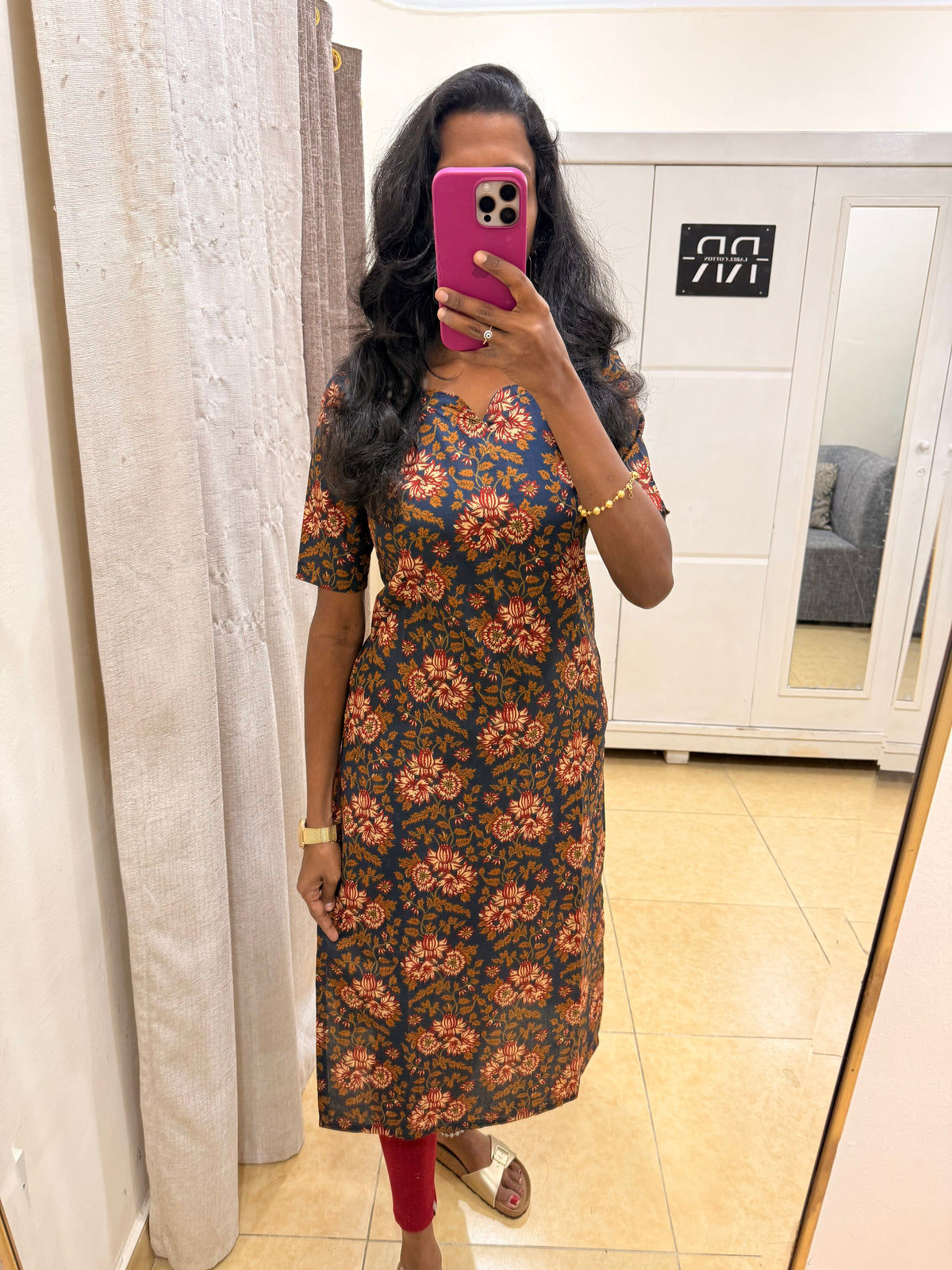 Midnight Bloom – Navy Floral Printed Straight Kurti